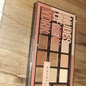 Maybelline shadow Palette.